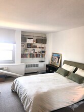 1255 N Sandburg Terrace in Chicago, IL - Building Photo - Building Photo