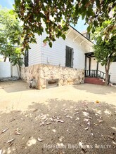 1936 New England St in Los Angeles, CA - Building Photo - Building Photo