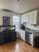 83 Bolton St, Unit 3 in Boston, MA - Building Photo