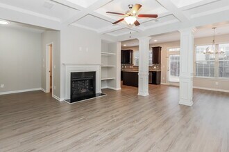 7528 Stone Creek Path in Stonecrest, GA - Foto de edificio - Building Photo