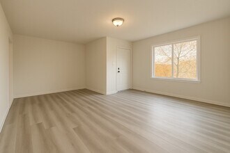 1421 Kingston Dr in Wharton, TX - Building Photo - Building Photo