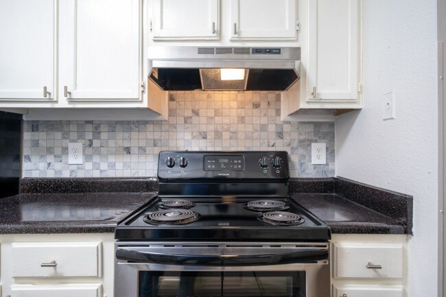 3201 Myra St in Durham, NC - Building Photo - Building Photo