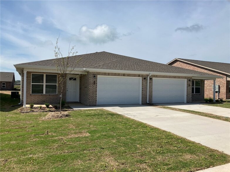 609 NW 69th Ave in Bentonville, AR - Foto de edificio