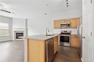 372 Azalea Cir in Cumming, GA - Building Photo - Building Photo