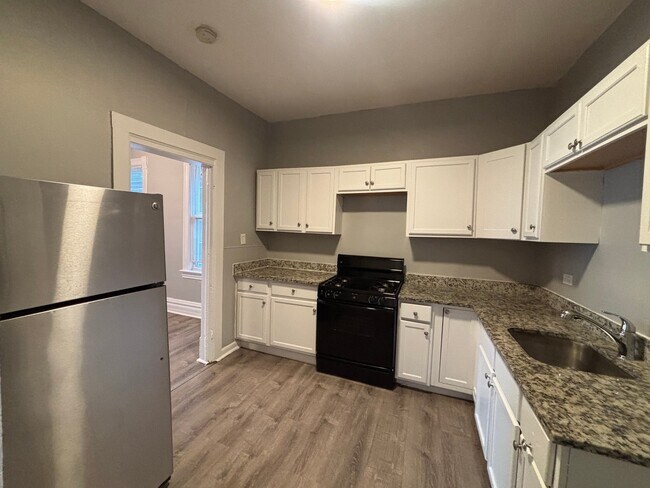 7636 S Drexel Ave, Unit 2