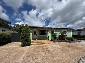 551 E 60th St in Hialeah, FL - Building Photo