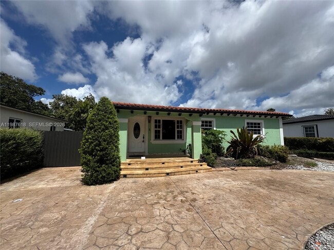 property at 551 E 60th St