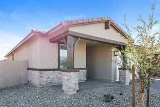 11015 W Luxton Ln in Tolleson, AZ - Building Photo - Building Photo