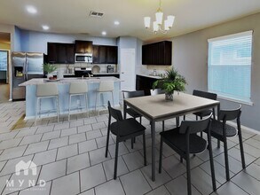 2602 Live Oak Pass in San Antonio, TX - Foto de edificio - Building Photo