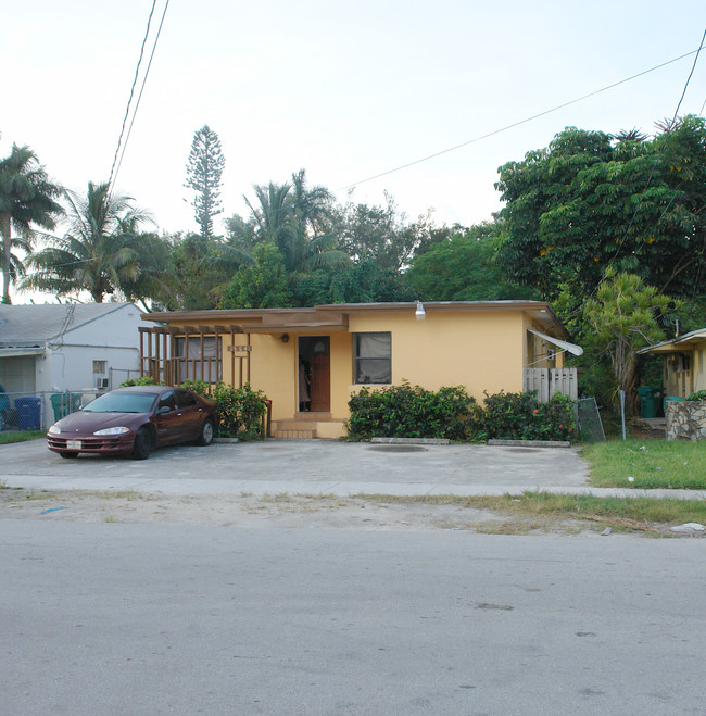 1364 NE 110th Ter in Miami, FL - Building Photo - Building Photo