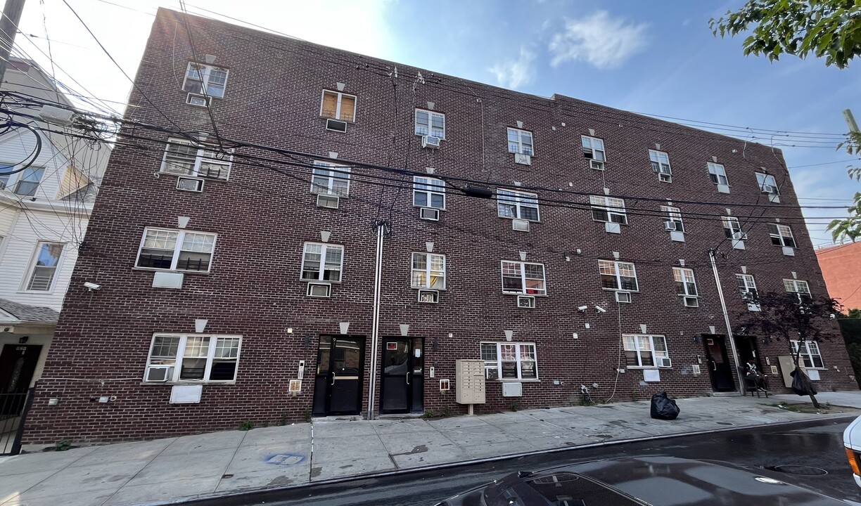 931-939 Summit Ave in Bronx, NY - Building Photo