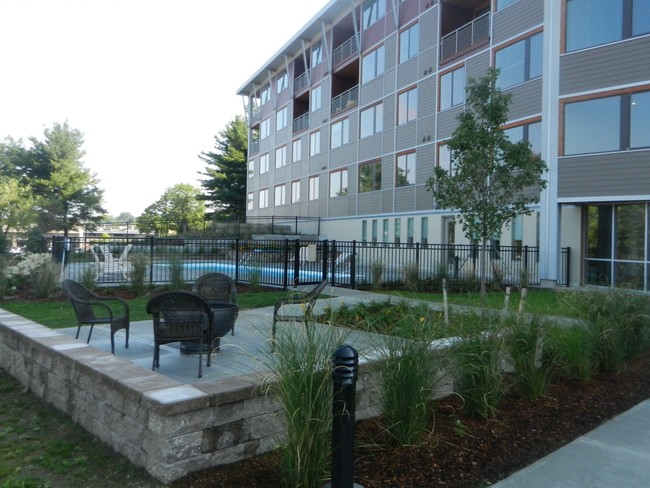 Bartlett Brook Apartments in South Burlington, VT - Building Photo - Building Photo