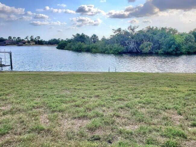 446 Spring Lake Blvd NW in Port Charlotte, FL - Building Photo - Building Photo