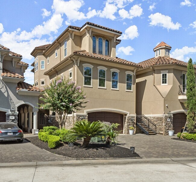 property at 106 La Vie Dr