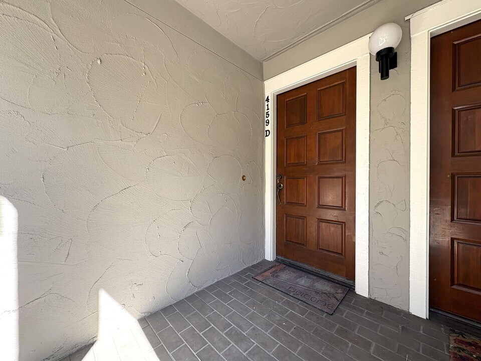 4159 El Camino Way in Palo Alto, CA - Building Photo