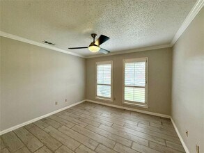 3927 St Christopher Ln in Dallas, TX - Building Photo - Building Photo