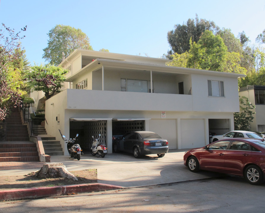 634 Kelton Ave in Los Angeles, CA - Building Photo