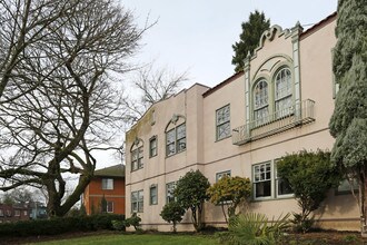 Del Rey Apartments in Portland, OR - Foto de edificio - Building Photo