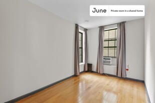 226 E 7th St in New York, NY - Building Photo