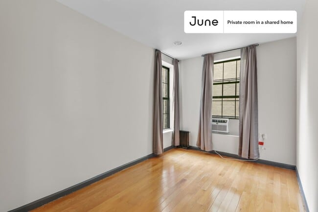 property at 226 E 7th St