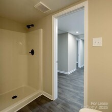 8033 Cedar Glen Dr in Charlotte, NC - Building Photo - Building Photo