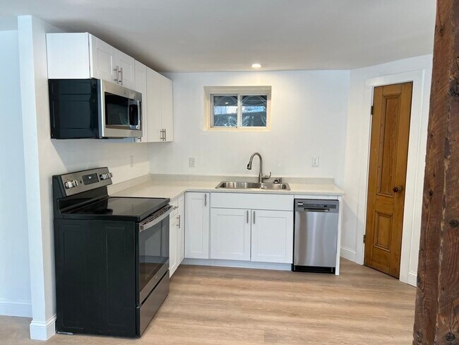 24 Old Mill Rd-Unit -B in Concord, MA - Building Photo - Building Photo