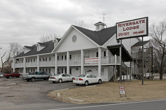 Rivergate Quarters in Goodlettsville, TN - Building Photo - Building Photo