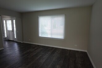 1492 Golden Oaks Pkwy in Aurora, IL - Building Photo - Building Photo