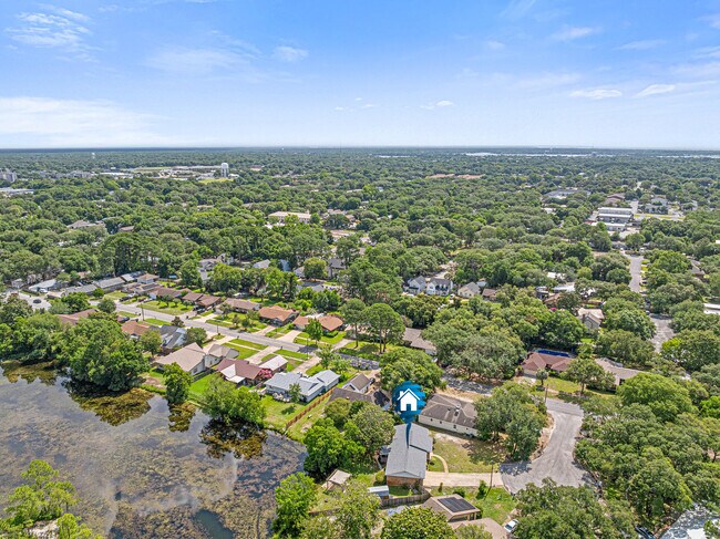 203 Elizabeth Ct in Fort Walton Beach, FL - Building Photo - Building Photo