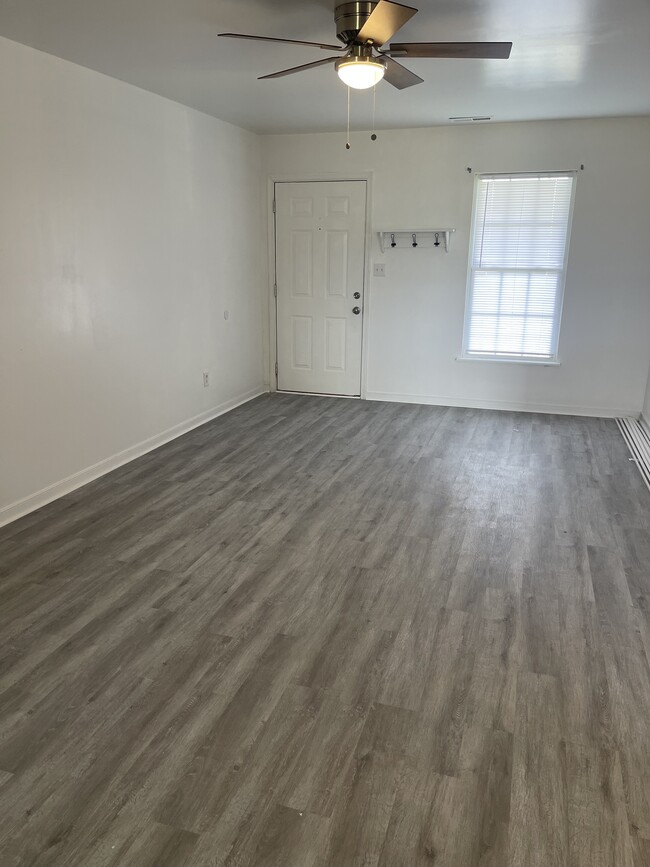 25 Lone Walnut Rd in Callao, VA - Building Photo - Building Photo