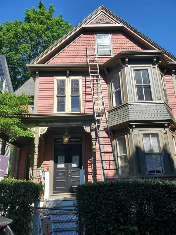 property at 199 Chestnut Ave
