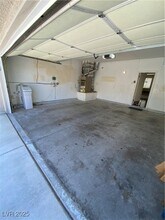 2225 Warm Walnut Dr in Las Vegas, NV - Building Photo - Building Photo