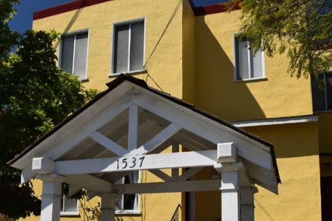 1537 Schiller St, Unit Apt B