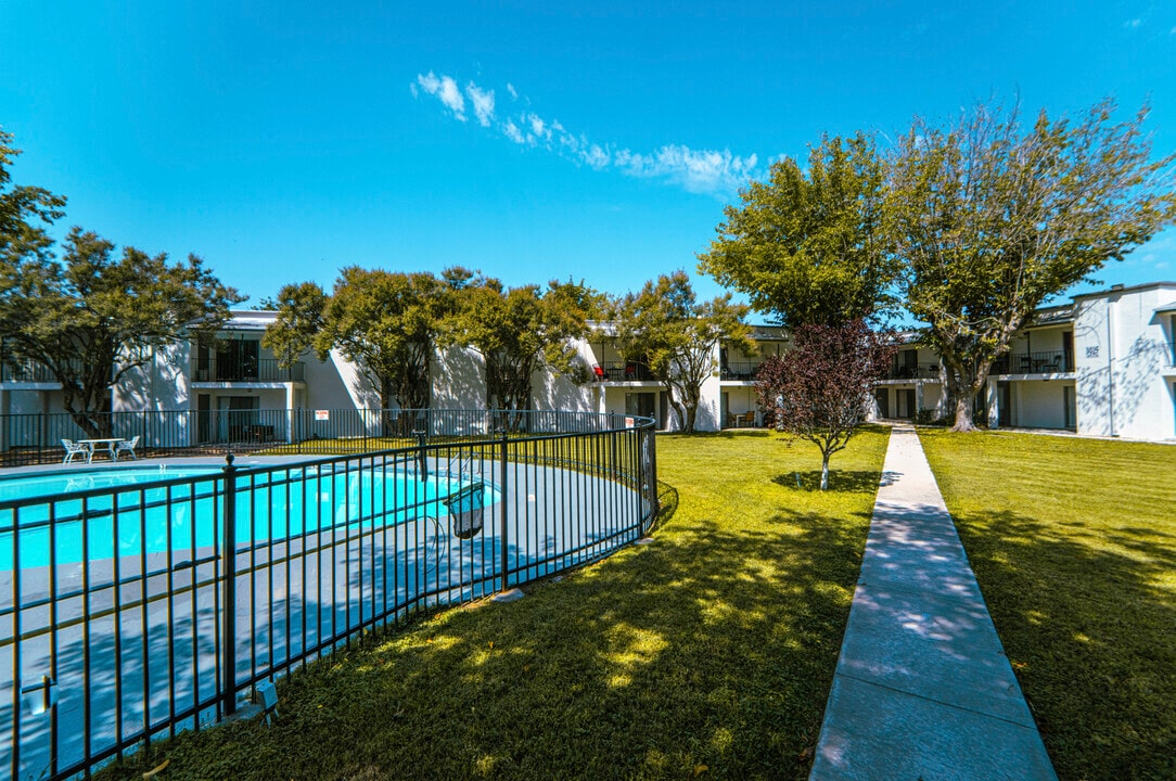 Centurion Pearl in El Paso, TX - Foto de edificio