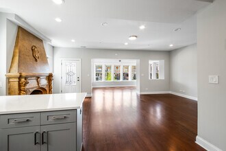 4637 N Dover St in Chicago, IL - Building Photo - Building Photo