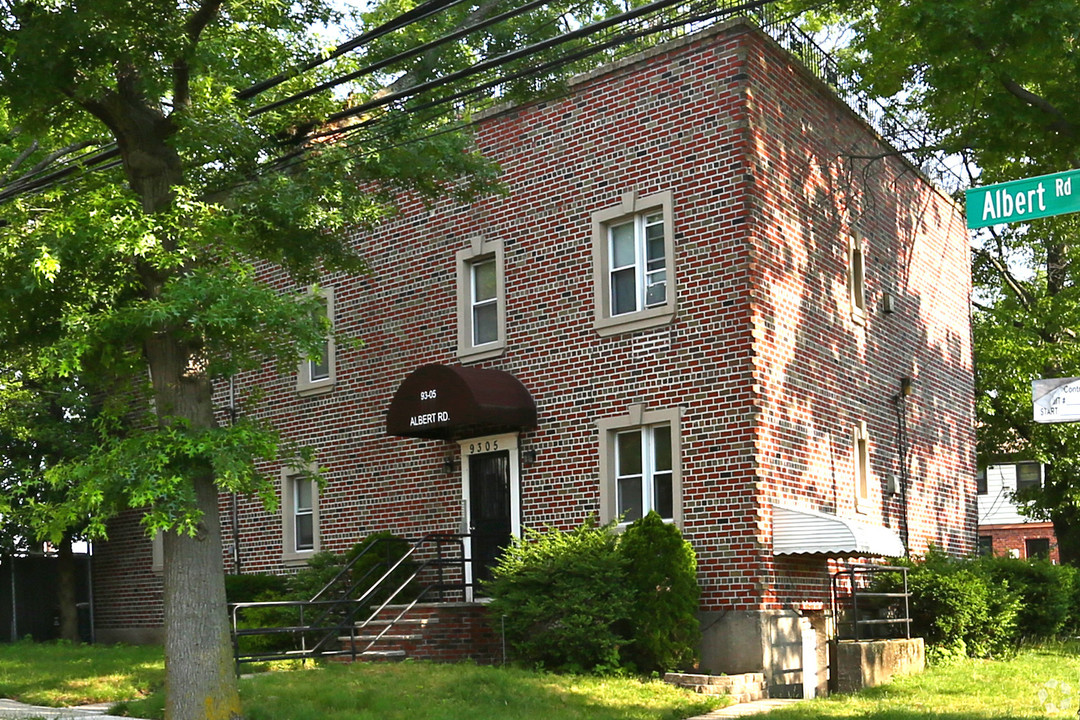 93-05 Albert Rd in Ozone Park, NY - Building Photo