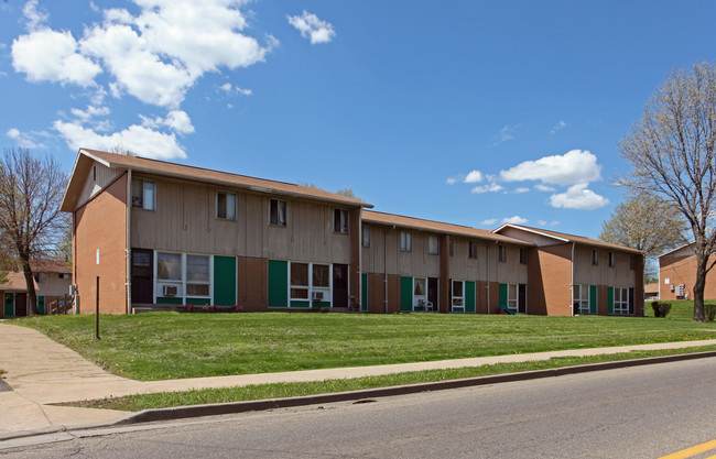 Chip Townhouses in Canton, OH - Building Photo - Building Photo