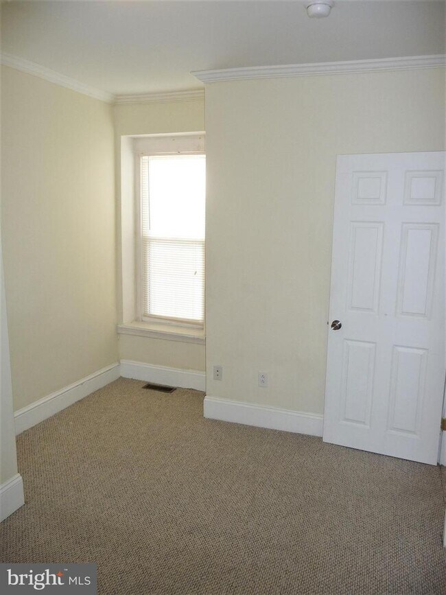 661 N 33rd St photo'