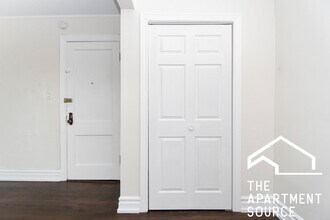 3346 N Marshfield Ave, Unit 209 in Chicago, IL - Foto de edificio - Building Photo