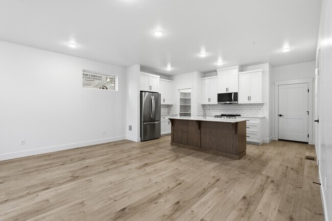 2152 E Deep Purple Ln in Meridian, ID - Building Photo - Building Photo