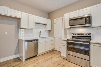 1721 S Limuel St in Wichita, KS - Building Photo - Building Photo