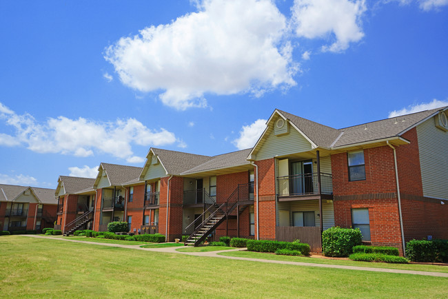 Coffee Creek Apartments in Edmond, OK - Building Photo - Building Photo