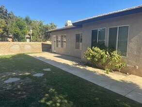 9502 Stonewall Ln in Bakersfield, CA - Building Photo - Building Photo