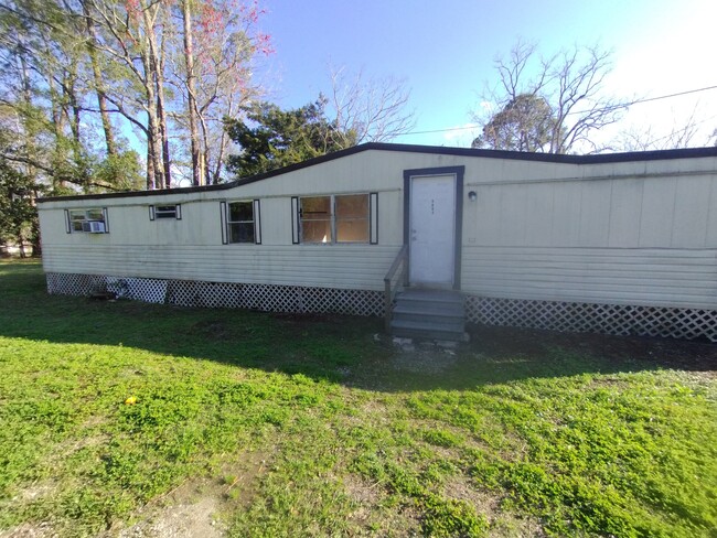 property at 5603 Wesconnett Blvd