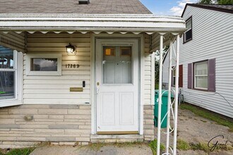 17369 Lincoln Ave in Eastpointe, MI - Building Photo - Building Photo