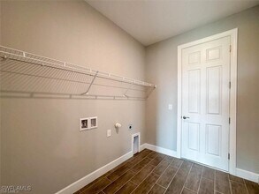 4230 NW 32nd Ln in Cape Coral, FL - Building Photo - Building Photo