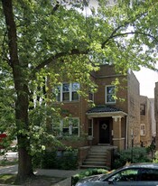 2056 N Oakley Ave in Chicago, IL - Building Photo