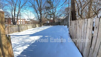 344 W Parkwood Dr in Dayton, OH - Building Photo - Building Photo