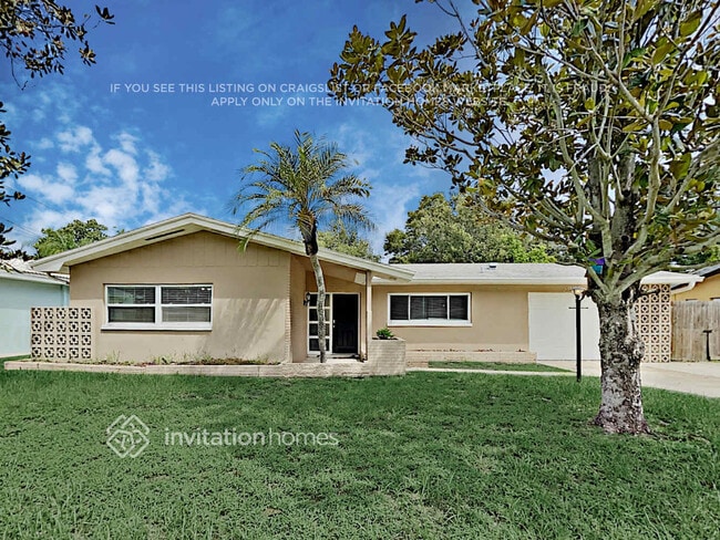 property at 1926 Valley Dr