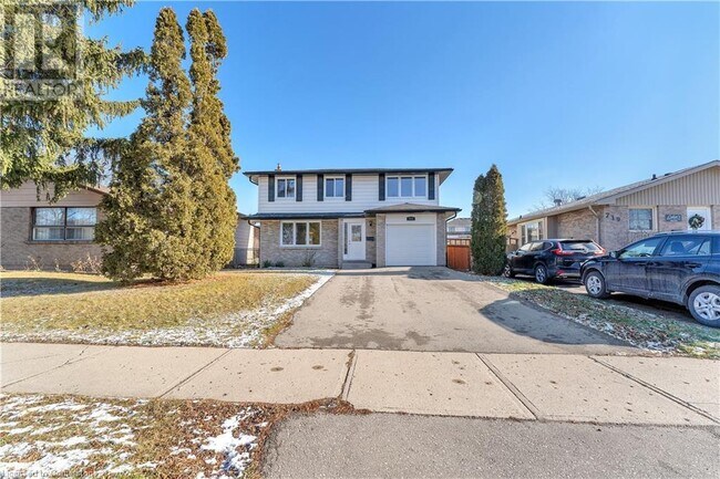 717 Millbank Dr in London, ON - Building Photo - Building Photo